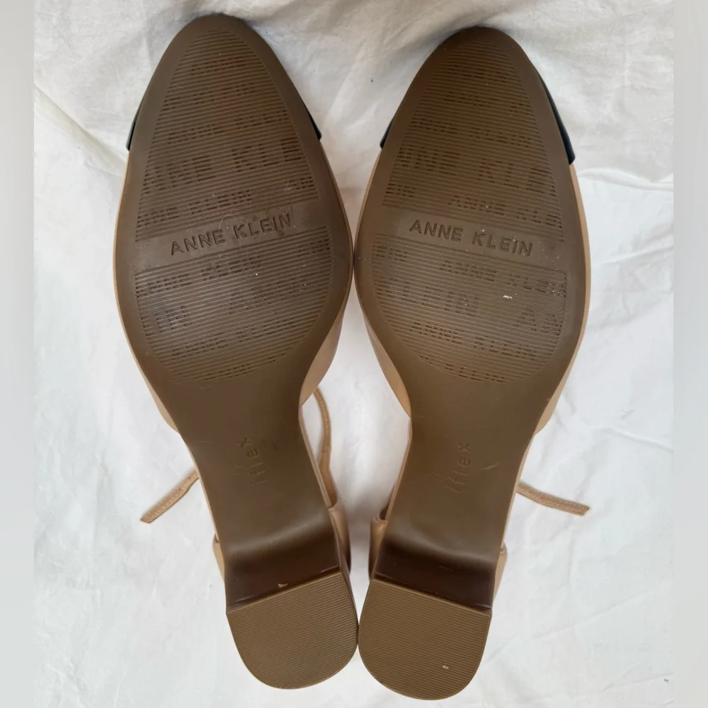 Anne Klein Beige and Black Pearle Block Heel Dress Pumps Size 9 M - Picture 9 of 10